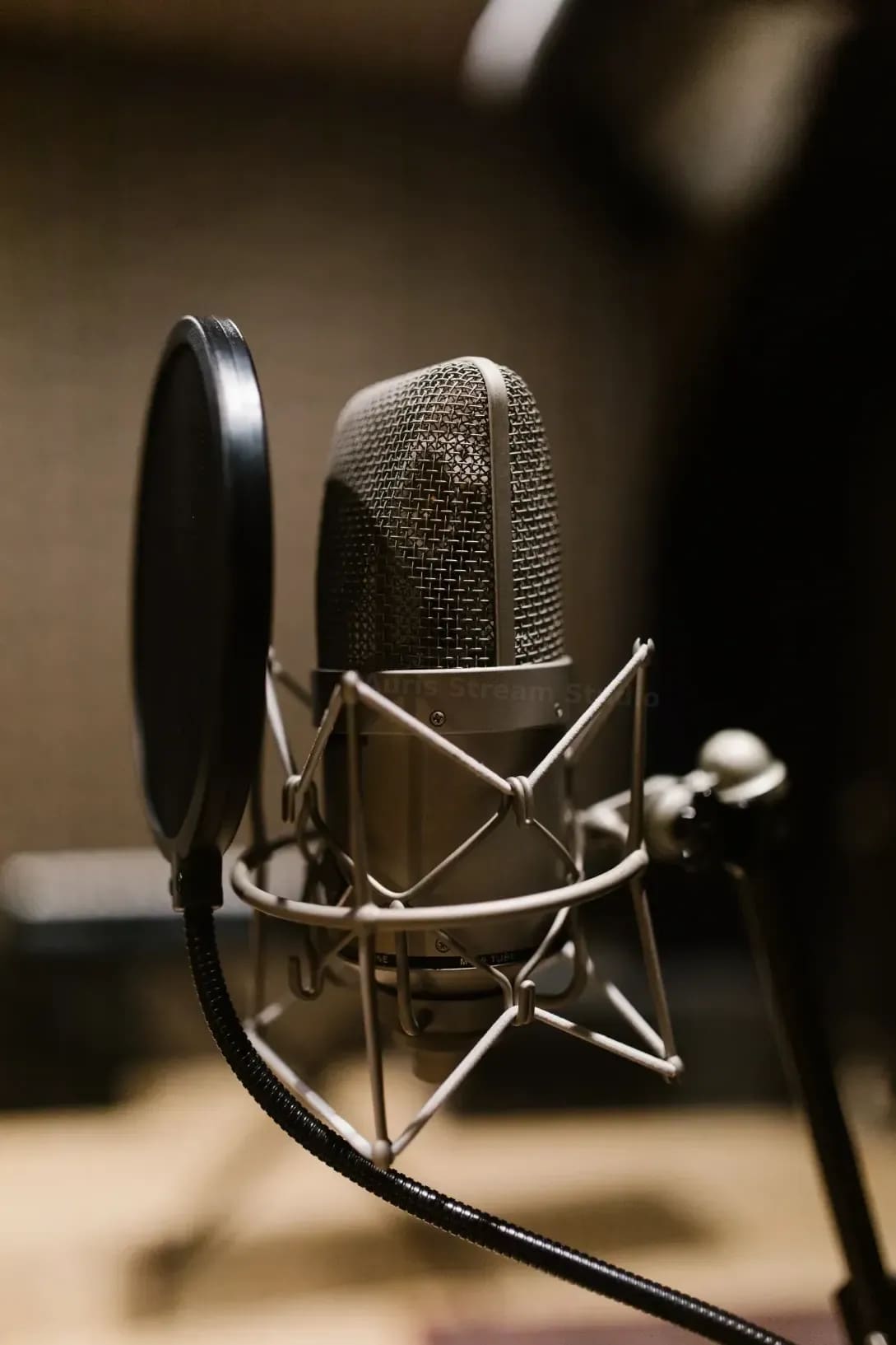 Auris Stream Studio 6